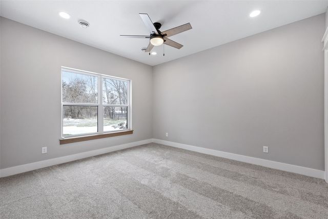 170 Pleasant Hill Drive NW, Swisher, IA 52338