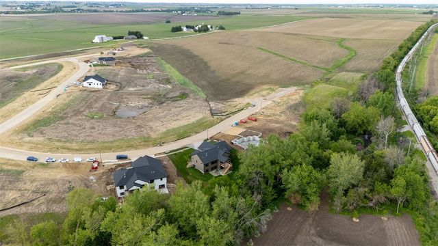170 Pleasant Hill Drive NW, Swisher, IA 52338