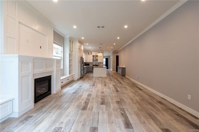 6940 Peach Avenue, Van Nuys, CA 91406