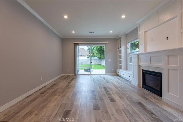 6940 Peach Avenue, Van Nuys, CA 91406