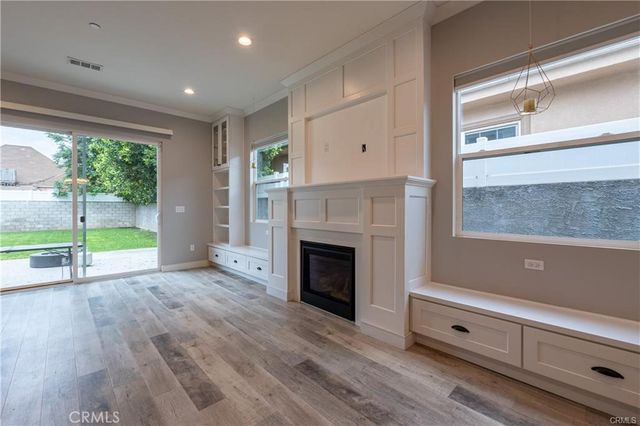 6940 Peach Avenue, Van Nuys, CA 91406