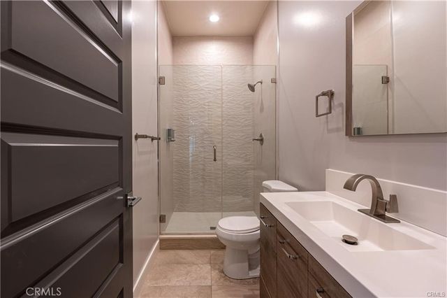 6940 Peach Avenue, Van Nuys, CA 91406