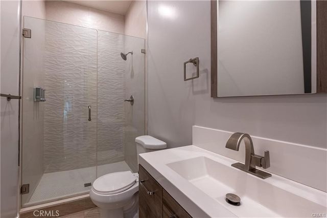 6940 Peach Avenue, Van Nuys, CA 91406