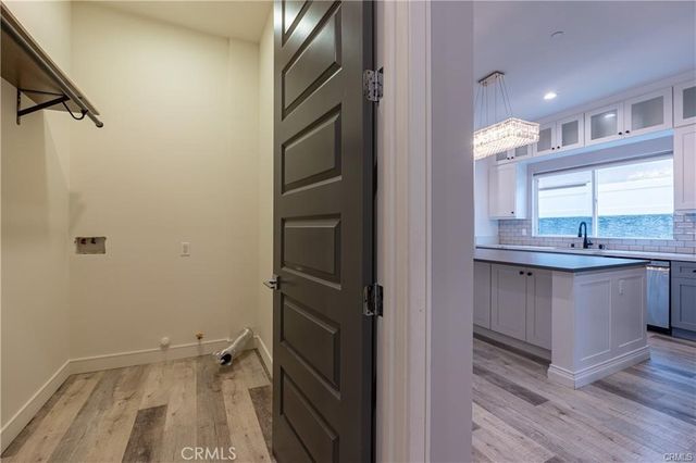 6940 Peach Avenue, Van Nuys, CA 91406