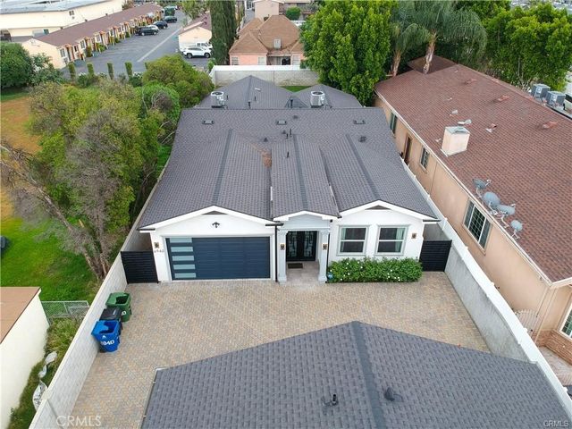 6940 Peach Avenue, Van Nuys, CA 91406