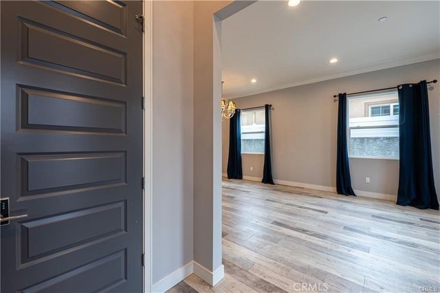 6940 Peach Avenue, Van Nuys, CA 91406
