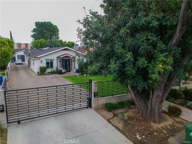 6940 Peach Avenue, Van Nuys, CA 91406