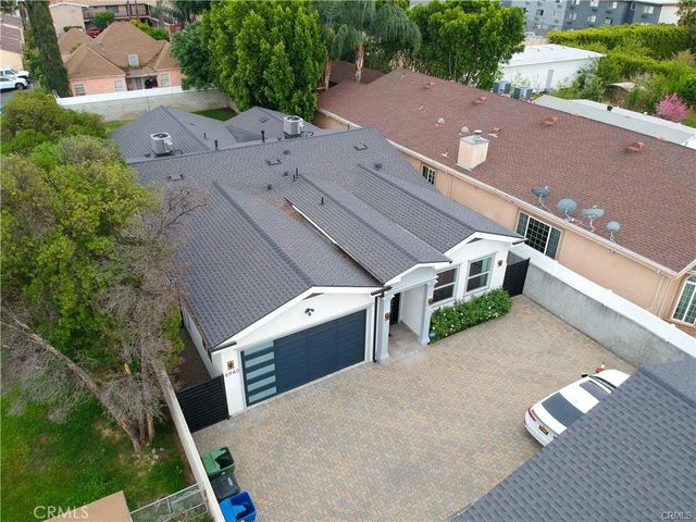 6940 Peach Avenue, Van Nuys, CA 91406