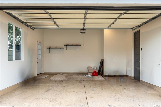 6940 Peach Avenue, Van Nuys, CA 91406