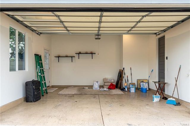 6940 Peach Avenue, Van Nuys, CA 91406