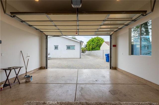 6940 Peach Avenue, Van Nuys, CA 91406