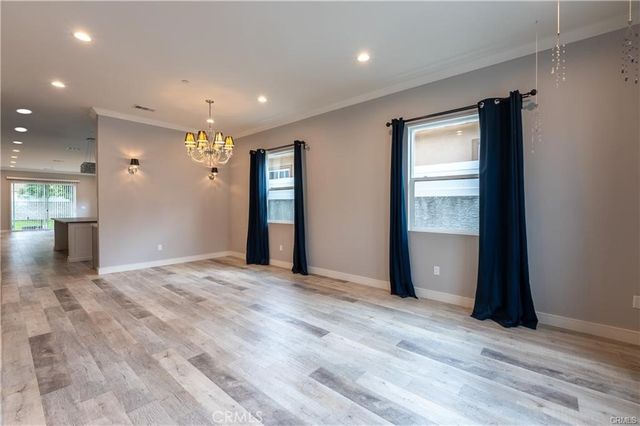 6940 Peach Avenue, Van Nuys, CA 91406