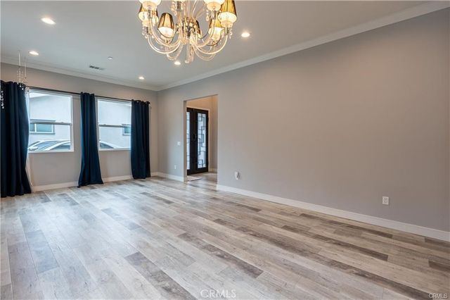 6940 Peach Avenue, Van Nuys, CA 91406