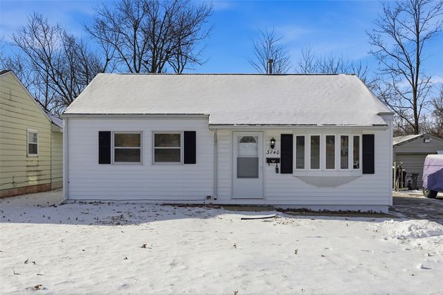 3740 F Avenue NE, Cedar Rapids, IA 52402