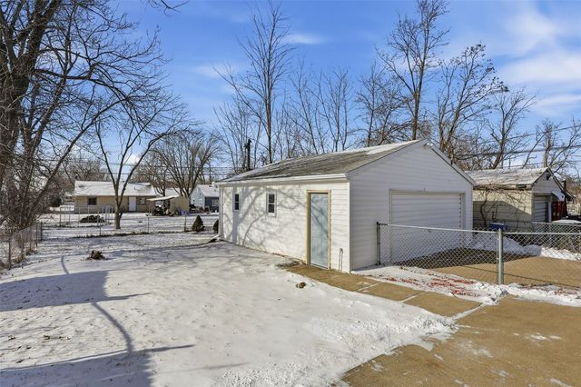 3740 F Avenue NE, Cedar Rapids, IA 52402