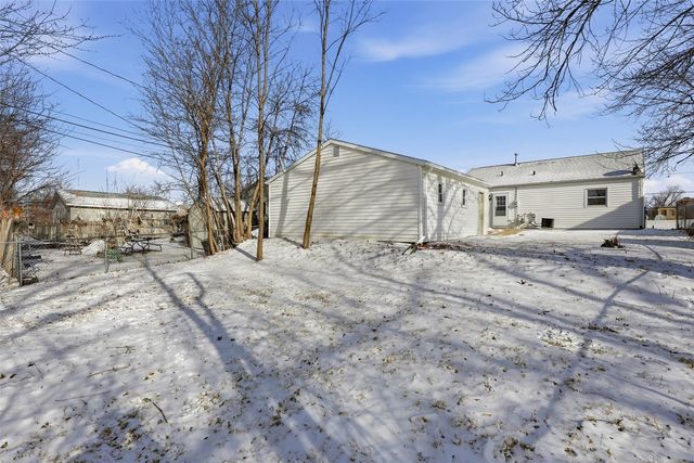 3740 F Avenue NE, Cedar Rapids, IA 52402