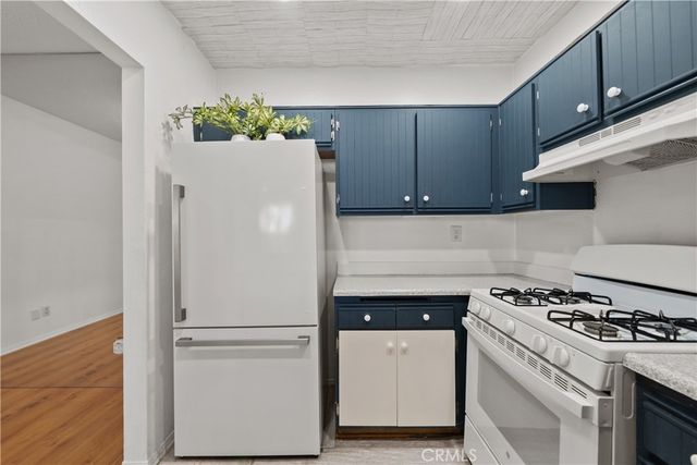 23609 Del Monte Drive 295, Valencia, CA 91355