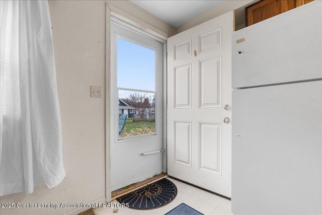 3705 Burchfield Drive, Lansing, MI 48910