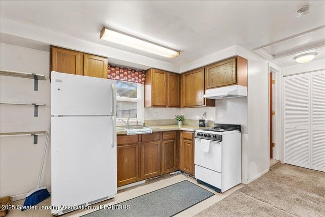 3705 Burchfield Drive, Lansing, MI 48910