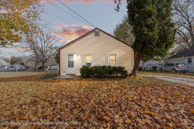 3705 Burchfield Drive, Lansing, MI 48910