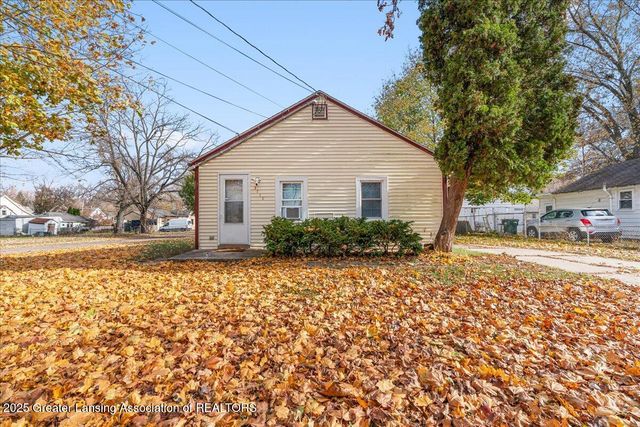 3705 Burchfield Drive, Lansing, MI 48910