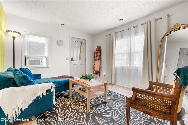 3705 Burchfield Drive, Lansing, MI 48910