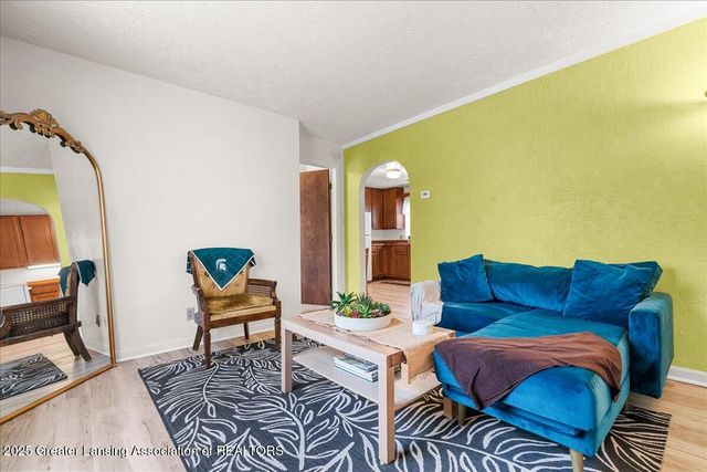 3705 Burchfield Drive, Lansing, MI 48910