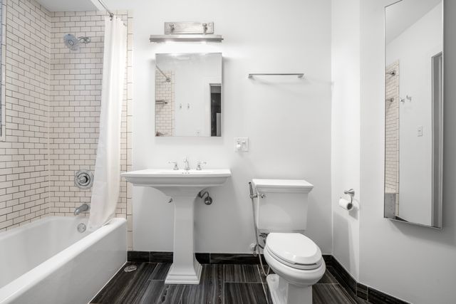 846 W GUNNISON Street 2W, Chicago, IL 60640