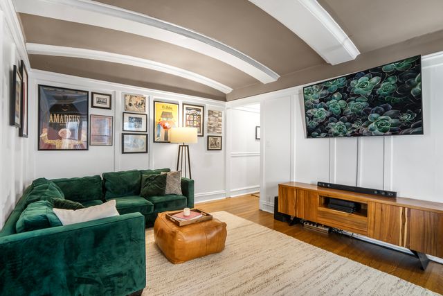 846 W GUNNISON Street 2W, Chicago, IL 60640