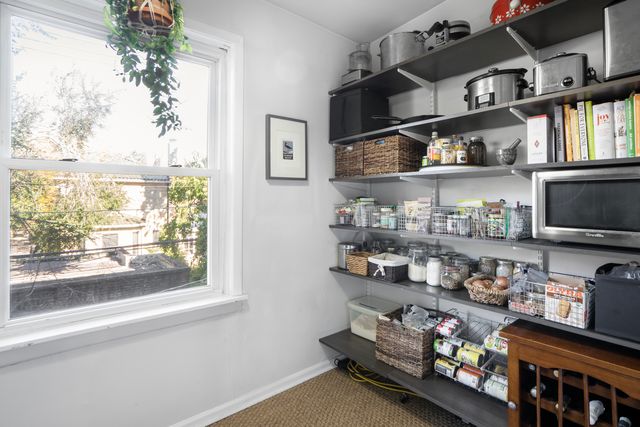 846 W GUNNISON Street 2W, Chicago, IL 60640