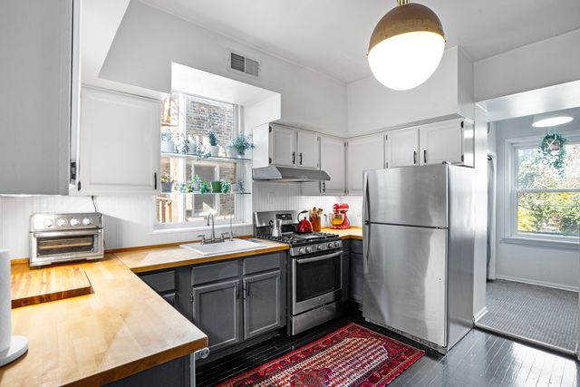 846 W GUNNISON Street 2W, Chicago, IL 60640