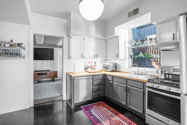 846 W GUNNISON Street 2W, Chicago, IL 60640