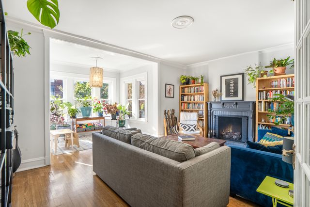 846 W GUNNISON Street 2W, Chicago, IL 60640