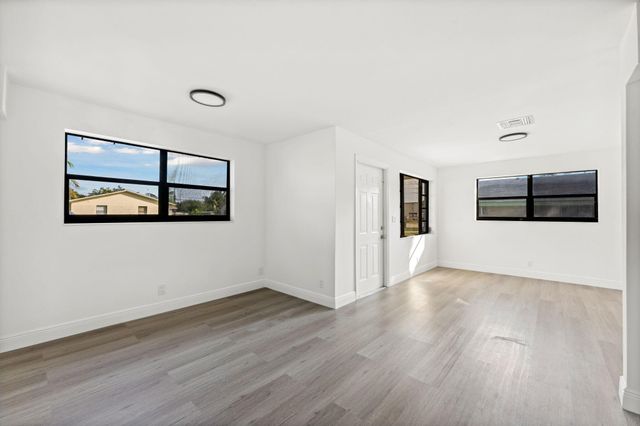 230 SW 13th Avenue, Delray Beach, FL 33444