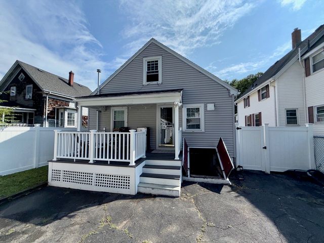 150 Jackson St, Lynn, MA 01902