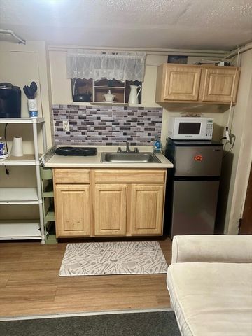 150 Jackson St, Lynn, MA 01902