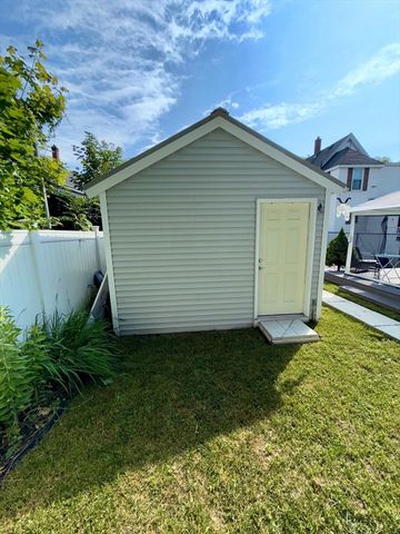 150 Jackson St, Lynn, MA 01902