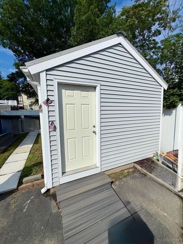 150 Jackson St, Lynn, MA 01902