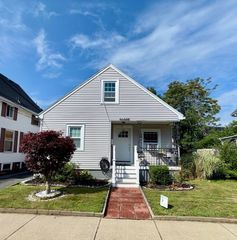150 Jackson St, Lynn, MA 01902