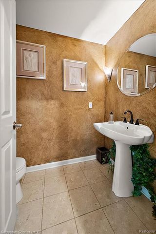 2685 Elizabeth Lane, West Bloomfield, MI 48324