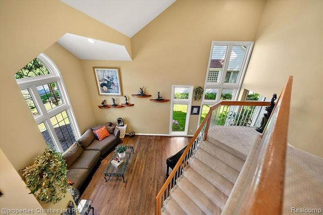 2685 Elizabeth Lane, West Bloomfield, MI 48324