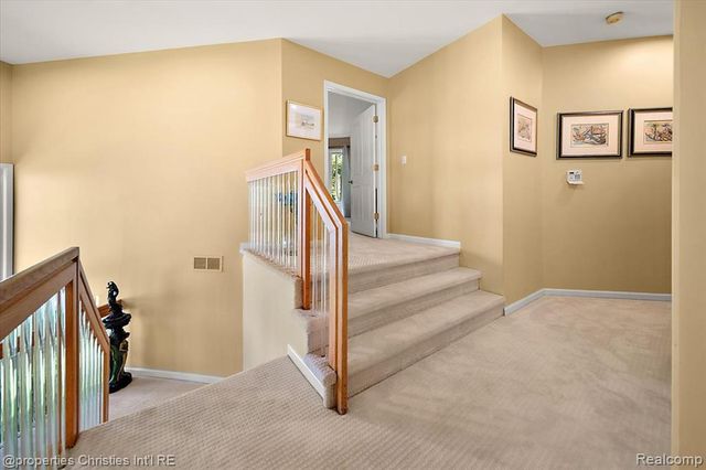 2685 Elizabeth Lane, West Bloomfield, MI 48324