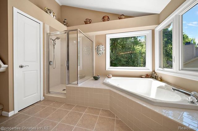 2685 Elizabeth Lane, West Bloomfield, MI 48324