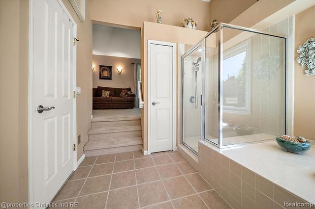 2685 Elizabeth Lane, West Bloomfield, MI 48324
