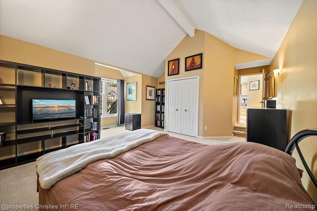 2685 Elizabeth Lane, West Bloomfield, MI 48324