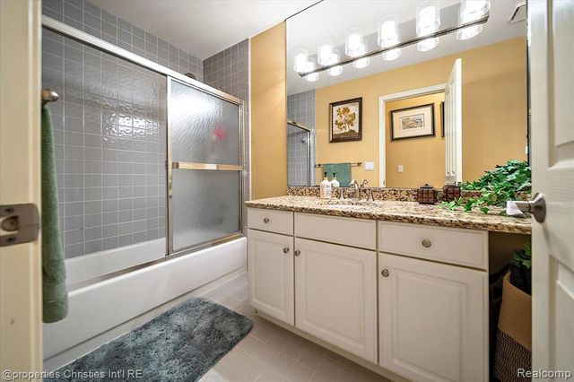 2685 Elizabeth Lane, West Bloomfield, MI 48324