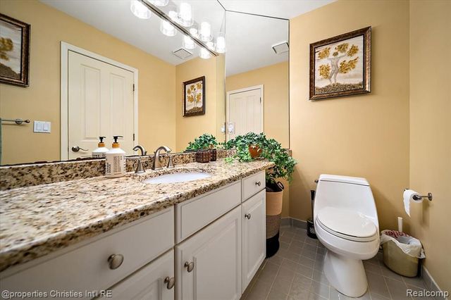 2685 Elizabeth Lane, West Bloomfield, MI 48324