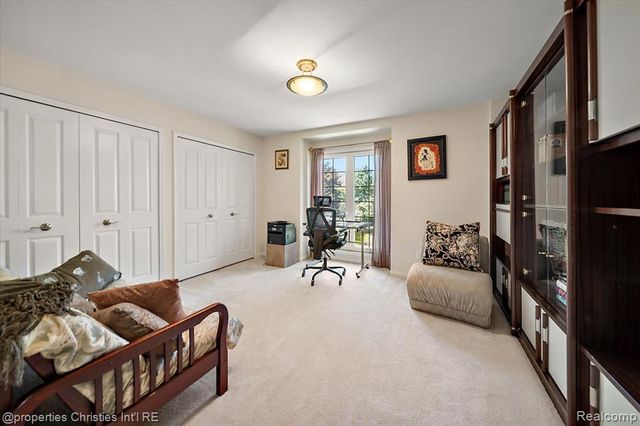 2685 Elizabeth Lane, West Bloomfield, MI 48324