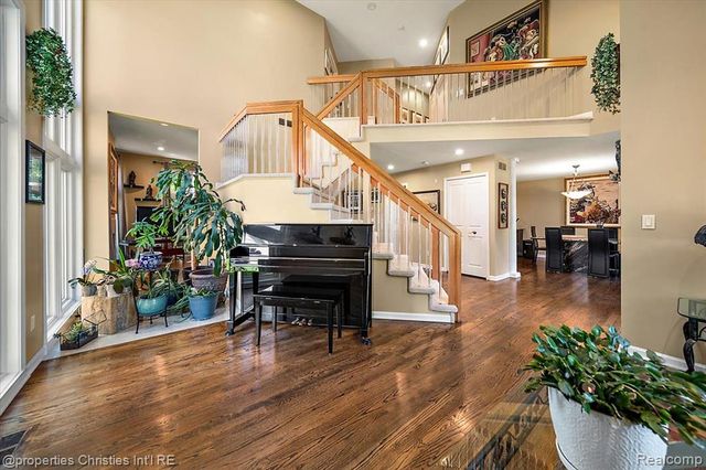 2685 Elizabeth Lane, West Bloomfield, MI 48324