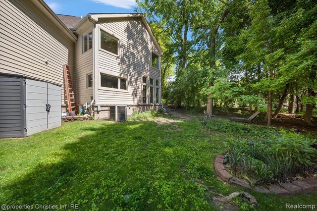 2685 Elizabeth Lane, West Bloomfield, MI 48324